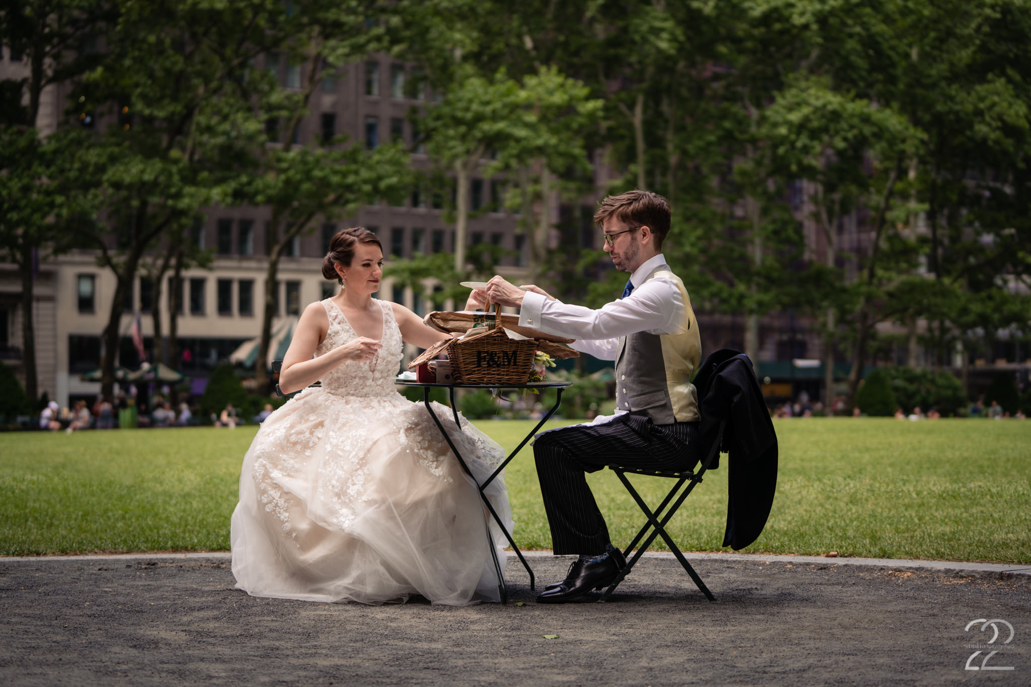  No two weddings are ever the same. Each couple puts a bit of themselves into making it their special day. Kenton and Sarah made sure that their day was perfectly them by adding all sorts of little touches such as this picnic in Bryant Park in New York City before the ceremony to get those extra nerves out. 